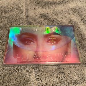 Mercury retrograde eye shadow palette